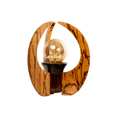 Lampe artisanale en bois serpent avec centre en ébène vert et ampoule globe vintage.